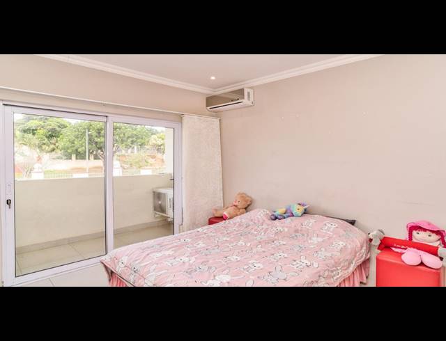 3 BEDROOM TOWNHOUSE FOR SALE IN EDGEMOUNT ESTATE
